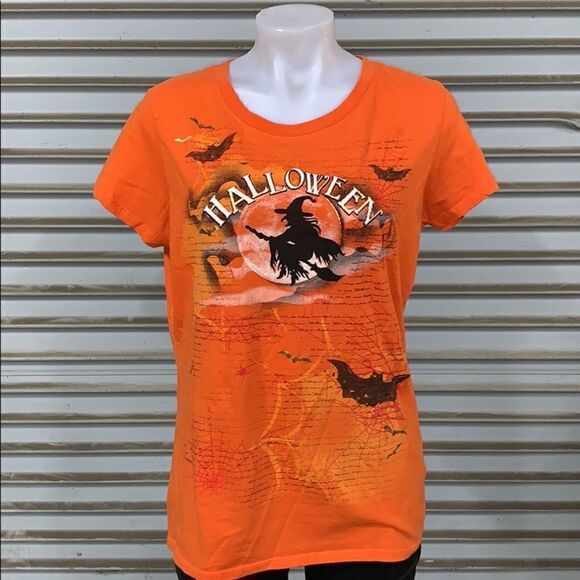 🛍️Halloween T- shirt short sleeve orange Holiday witch on broom and writing - Picture 3 of 6